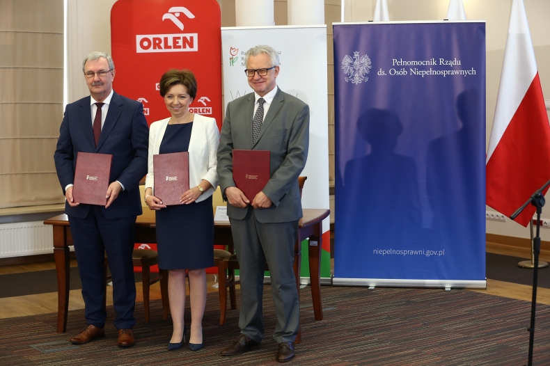 Michałkiewicz: Praca jest w czołówce potrzeb osób niepełnosprawnych - GospodarkaMorska.pl