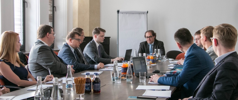 Minister Gróbarczyk spotkał się z przedstawicielami Hutniczej Izby Przemysłowo-Handlowej - GospodarkaMorska.pl