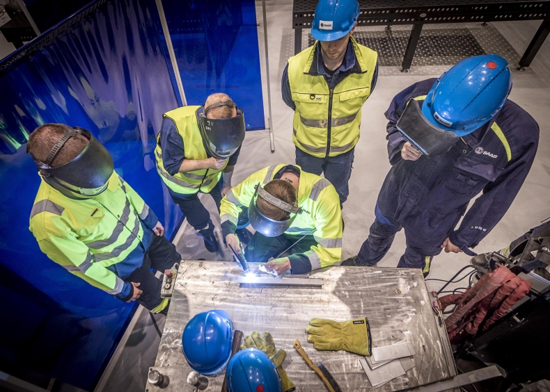 Praktyka studentów AMW w stoczni Saab Kockums - GospodarkaMorska.pl