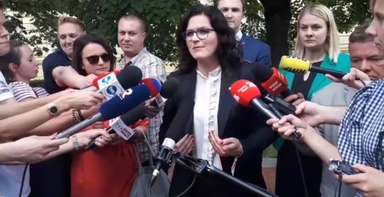 Dulkiewicz rozmawiała z premierem m.in. o obchodach 80. rocznicy wybuchu II wojny światowej, ECS i rozwoju gdańskiego portu - GospodarkaMorska.pl