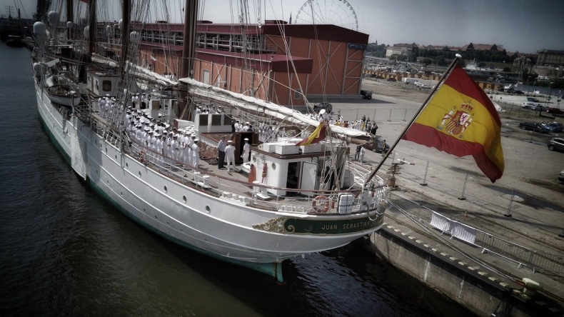 Żaglowiec Juan Sebastian de Elcano przypłynął do Szczecina (foto) - GospodarkaMorska.pl