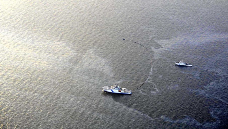 Finlandia: Usunięto duże zanieczyszczenie olejowe z wód Bałtyku - GospodarkaMorska.pl