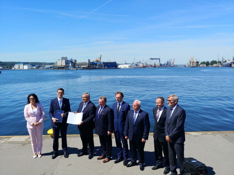 Premier: umowy na poprawę kolejowego dostępu do portów w Gdańsku i Gdyni, warte ok. 3 mld zł - GospodarkaMorska.pl