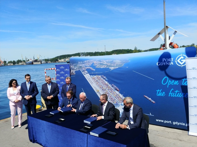 Morawiecki: Nowa infrastruktura kolejowa uczyni z portów Trójmiasta hub numer jeden na Bałtyku (foto, wideo) - GospodarkaMorska.pl