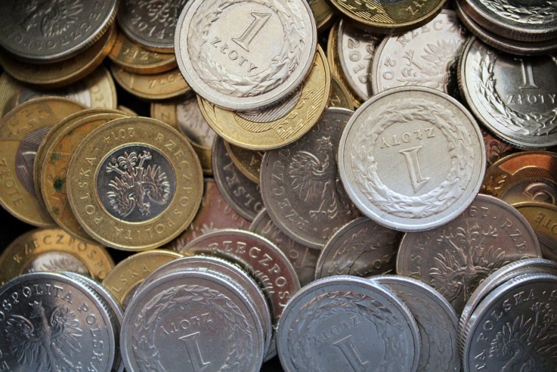 DZIEŃ NA FX/FI: Złoty może wzmocnić się wobec euro, a rentowności SPW rosnąć - GospodarkaMorska.pl