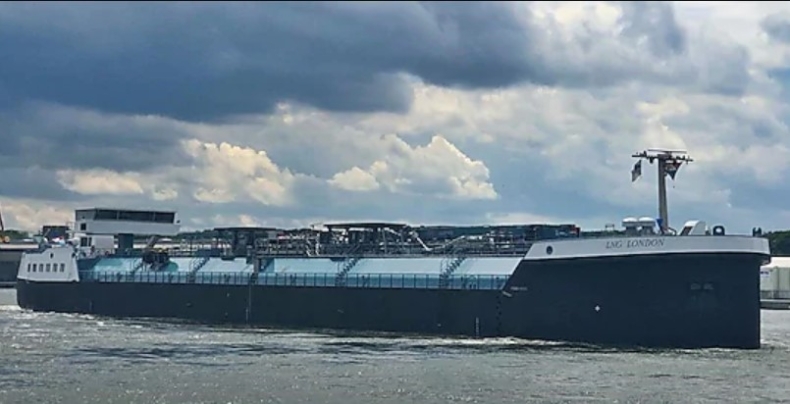 Bunkierka LNG Shella rozpoczęła działalność w Porcie Rotterdam - GospodarkaMorska.pl