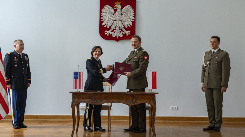 Polsko-amerykańskie porozumienie o współpracy w cyberobronie - GospodarkaMorska.pl