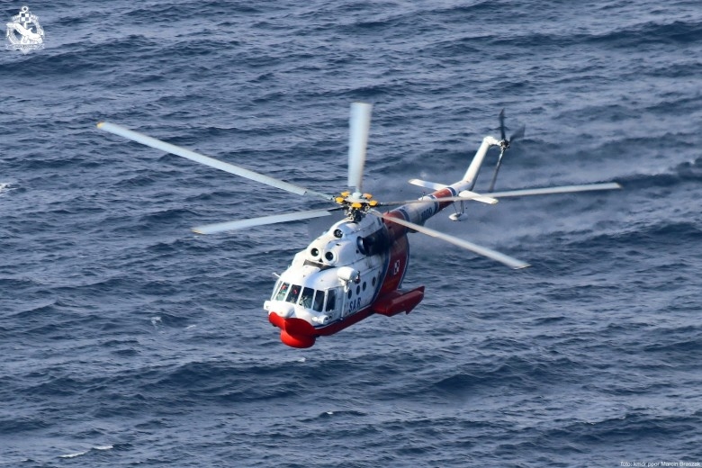 Nieprzytomny 17-latek wyciągnięty z Zatoki Gd., trwają poszukiwania 16-latka - GospodarkaMorska.pl