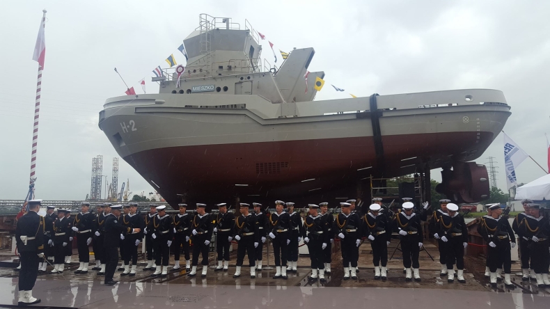 Chrzest trzeciego holownika dla MW w Remontowa Shipbuilding (foto, wideo) - GospodarkaMorska.pl