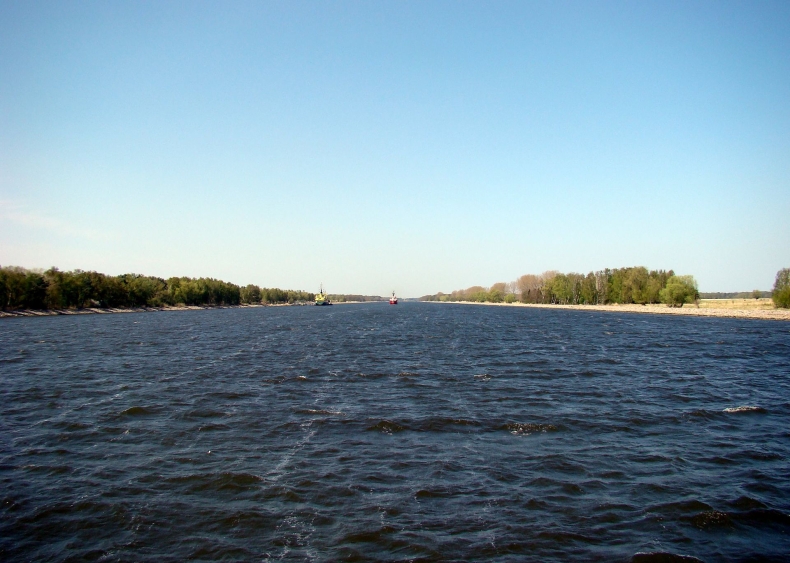 W niedzielę ma zostać wydobyta mina morska z Kanału Piastowskiego - GospodarkaMorska.pl