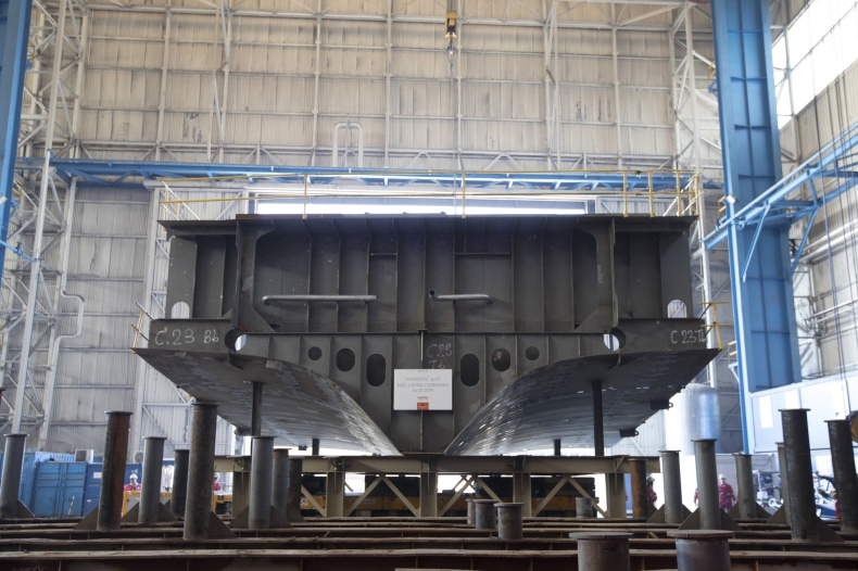 Położono stępkę pod trzeci wycieczkowiec ekspedycyjny dla Hapag-Lloyd Cruises - GospodarkaMorska.pl