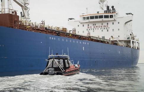 Port Amsterdam testuje pływającego drona do przeprowadzania inspekcji statków - GospodarkaMorska.pl
