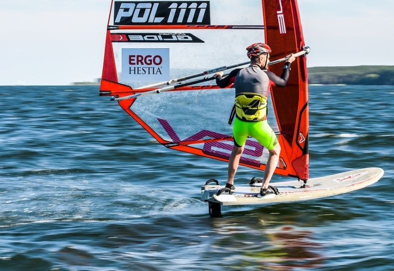 Bezkonkurencyjny Bartek Kwiek w ABC Surf Cup - GospodarkaMorska.pl