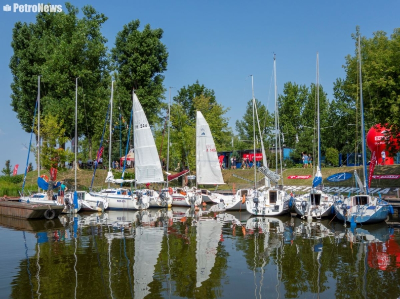 XXIX Regaty o Puchar KŻ „PETROCHEMIA” Płock - GospodarkaMorska.pl