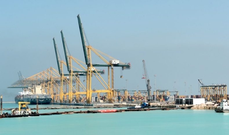 Największy terminal kontenerowy w Arabii Saudyjskiej z 28 nowymi suwnicami - GospodarkaMorska.pl