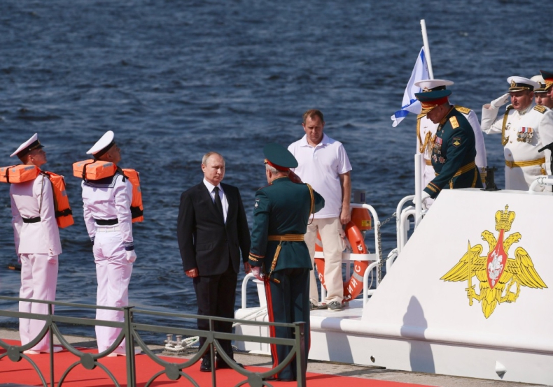 Putin w Petersburgu: marynarka wojenna Rosji odeprze każdy atak - GospodarkaMorska.pl