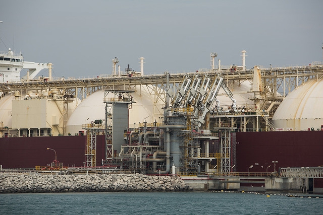 Total wybuduje pływający terminal importowy LNG w Beninie - GospodarkaMorska.pl