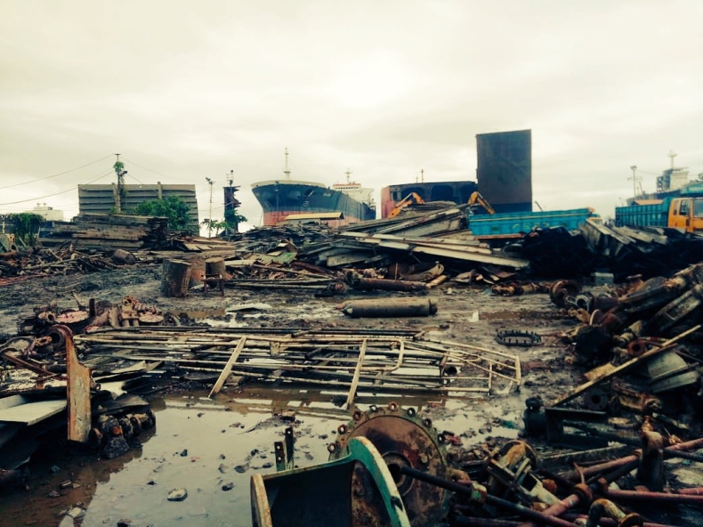 Kolejne ofiary śmiertelne w bangladeskiej stoczni złomującej na plaży Chittagong - GospodarkaMorska.pl