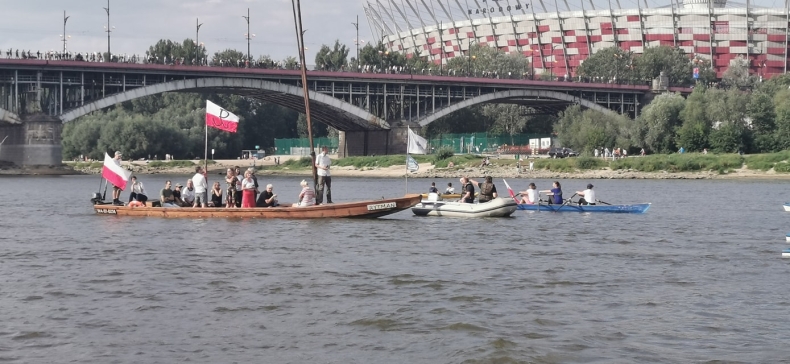 Warszawa: Hołd dla powstańców także na Wiśle (wideo) - GospodarkaMorska.pl