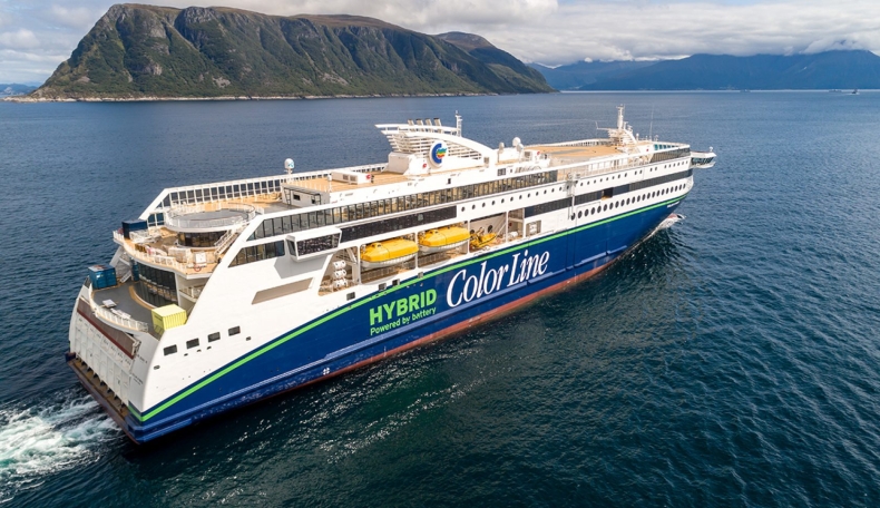 Color Hybrid przekazany armatorowi. Największy na świecie hybrydowy prom częściowo powstał w stoczni CRIST - GospodarkaMorska.pl