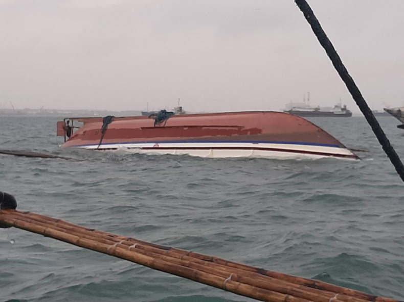 Na Filipinach zatonęły trzy promy. Zginęło 7 ludzi, 31 uratowano (foto) - GospodarkaMorska.pl