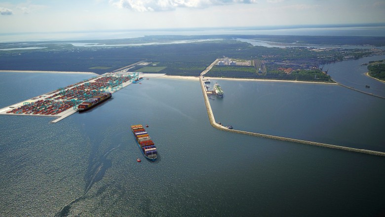 Terminal kontenerowy w Świnoujściu ma przyjmować statki o długości 400 m - GospodarkaMorska.pl