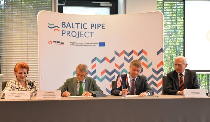 Naimski: Sekretarz energii USA Rick Perry odwiedzi w sierpniu Polskę - GospodarkaMorska.pl