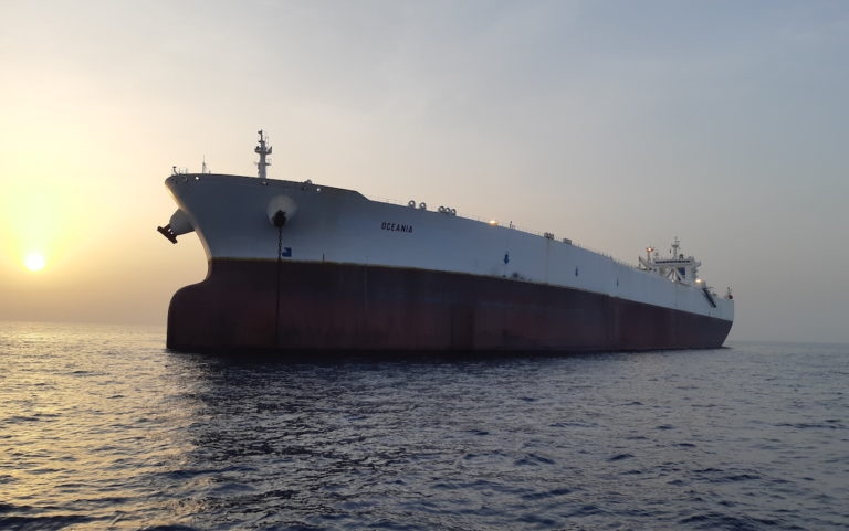 Trwają przygotowania przed wejściem IMO 2020. Tankowiec Euronavu przewozi potężny ładunek paliwa do bazy naftowej w Azji - GospodarkaMorska.pl