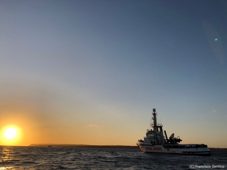 Hiszpania przyjmie tylko 15 pasażerów statku Open Arms - GospodarkaMorska.pl