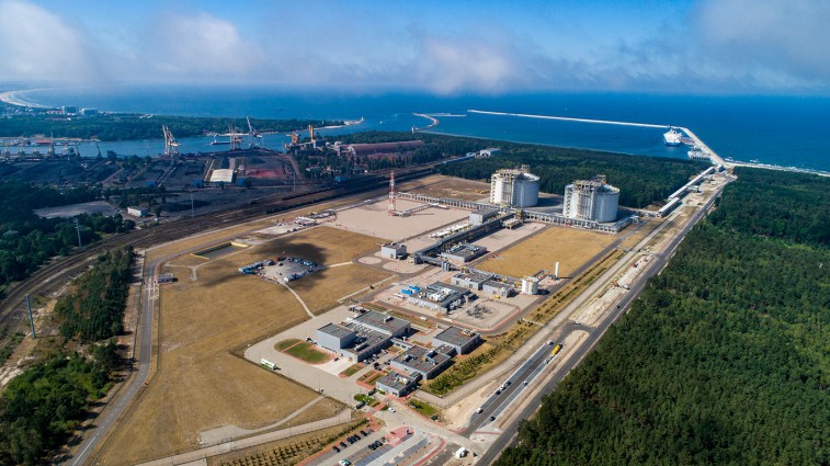 Największa umowa na sprzedaż LNG: Synthos kupi od PGNiG 8,2 tys. ton - GospodarkaMorska.pl