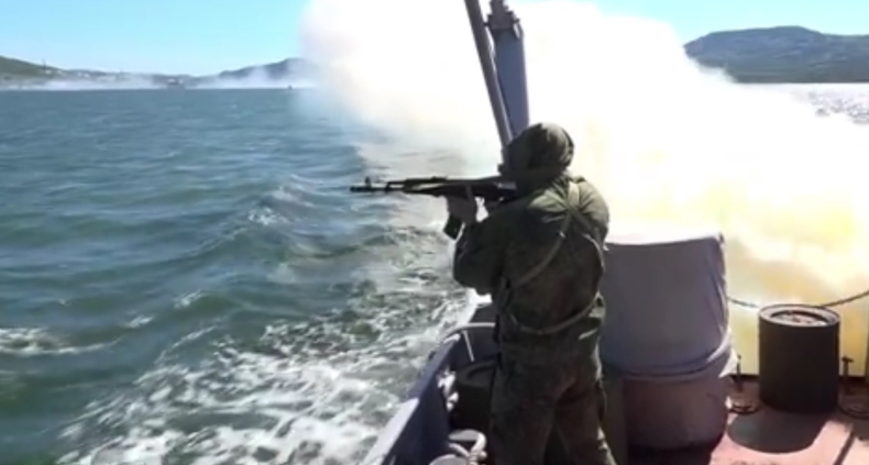 Ćwiczenia wojskowe na południu Rosji i na Krymie (wideo) - GospodarkaMorska.pl