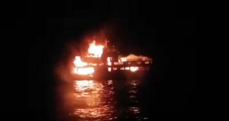 Filipiny: Po pożarze na promie uratowano 245 osób, trzy zginęły (wideo) - GospodarkaMorska.pl