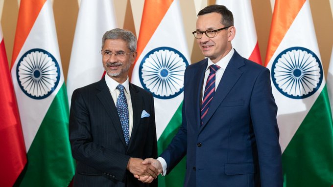 Premier Morawiecki rozmawiał z szefem MSZ Indii - GospodarkaMorska.pl