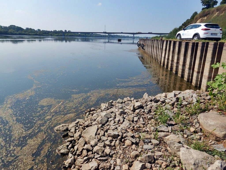 Fala ścieków na Wiśle dotarła do Płocka - GospodarkaMorska.pl