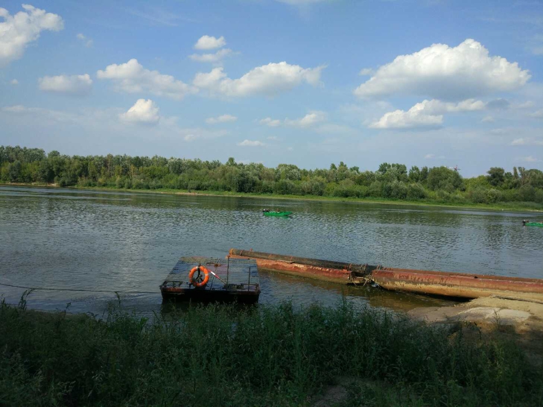 Most pontonowy na Wiśle będzie gotowy do wtorkowego popołudnia - GospodarkaMorska.pl