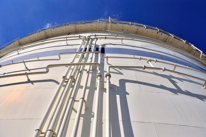 PERN ogłosił przetarg na budowę zbiorników w bazie paliw w Dębogórzu - GospodarkaMorska.pl