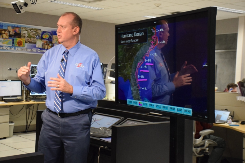 Huragan Dorian przybrał na sile, znów ma trzecią kategorię - GospodarkaMorska.pl
