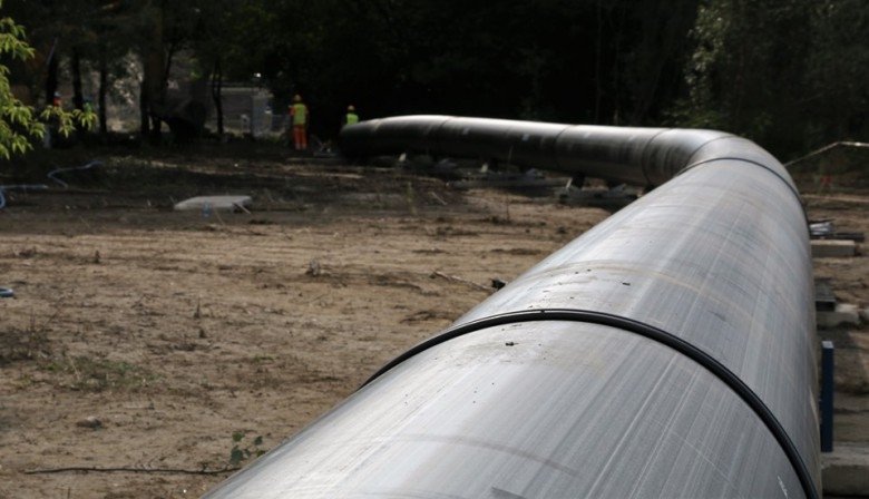 Warszawa: Montaż zastępczego rurociągu do transportu ścieków w czwartek po południu - GospodarkaMorska.pl