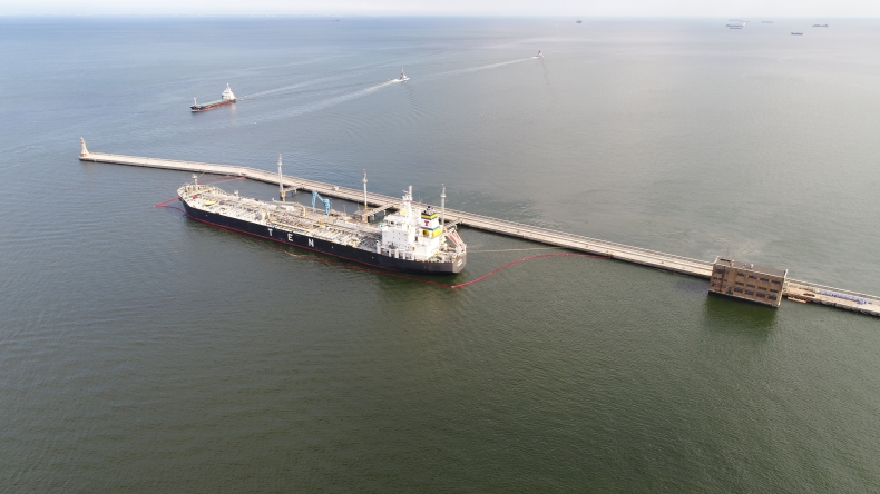 Port Gdynia zwiększa możliwości przeładunkowe paliw płynnych - GospodarkaMorska.pl