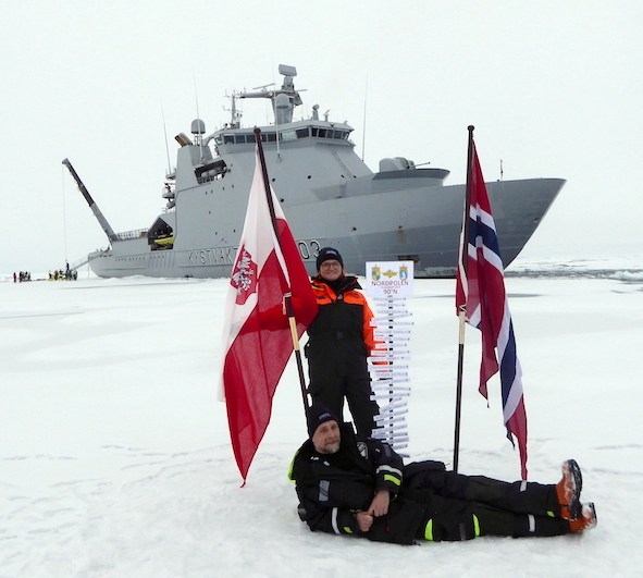Naukowcy z Instytutu Oceanologii PAN na Biegunie Północnym (wideo) - GospodarkaMorska.pl