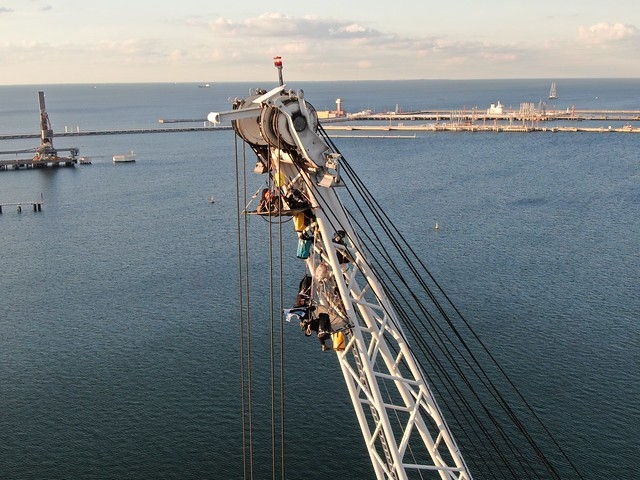 Zatrzymani aktywiści Greenpeace usłyszą dwa zarzuty w prokuraturze - GospodarkaMorska.pl