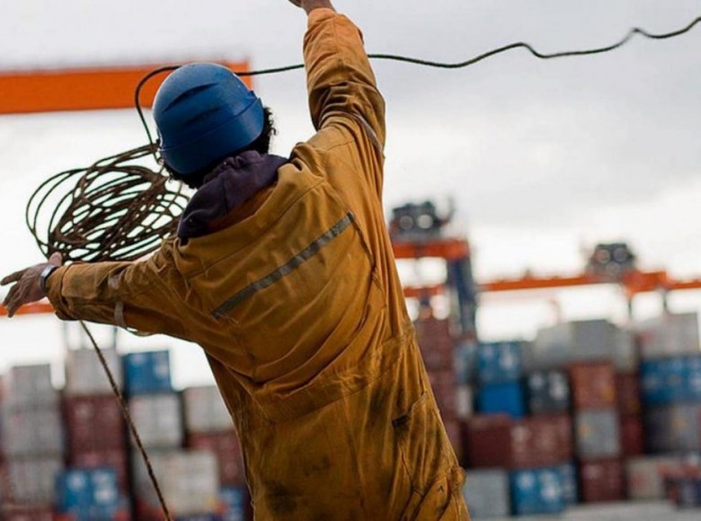 Prezydent podpisał nowelę o zwolnieniu z PIT dochodów marynarzy - GospodarkaMorska.pl