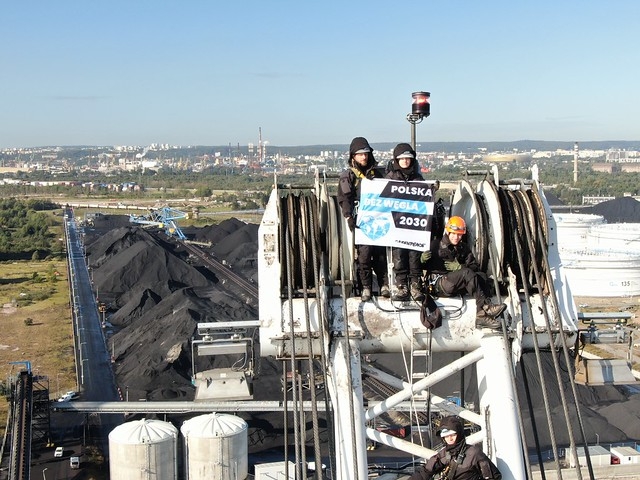 Zatrzymani aktywiści Greenpeace usłyszeli zarzuty - GospodarkaMorska.pl