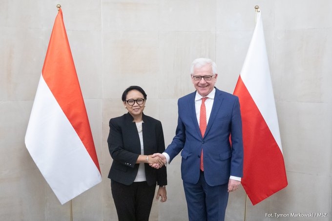 Czaputowicz: Indonezja jest kluczowym partnerem Polski w Azji Południowo-Wschodniej - GospodarkaMorska.pl