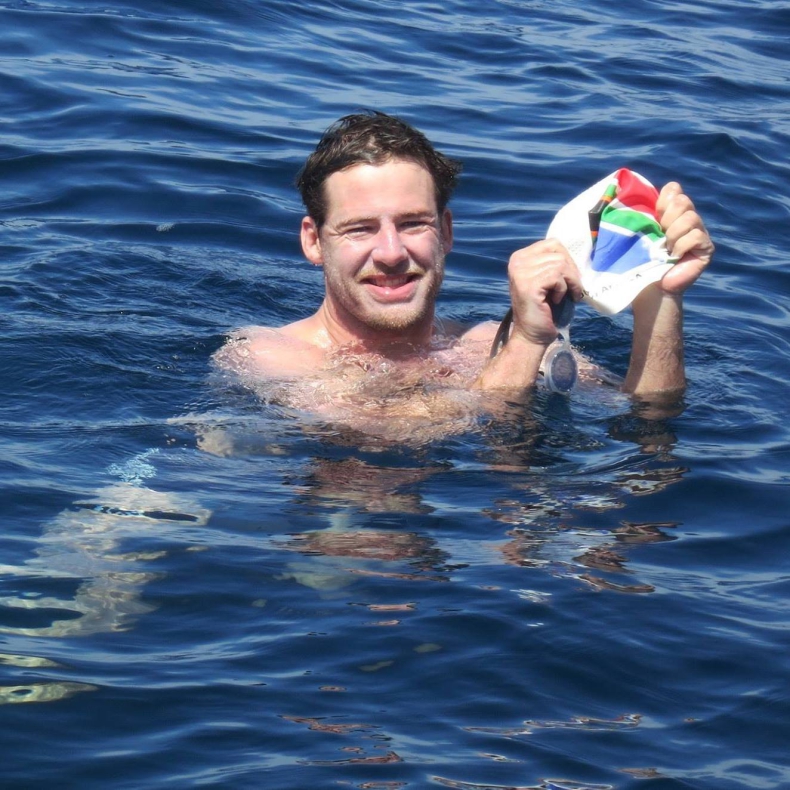 Pływak z RPA pokonał rekordowy dystans w oceanie - GospodarkaMorska.pl