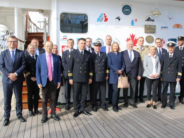 Współpraca Uniwersytetu Morskiego w Gdyni i Ocean Network Express LTD. - GospodarkaMorska.pl