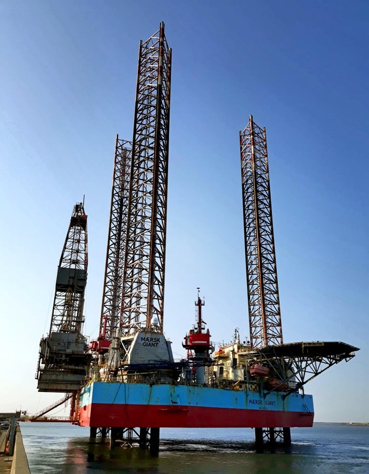 Kolejna platforma Lotosu opuściła port - GospodarkaMorska.pl