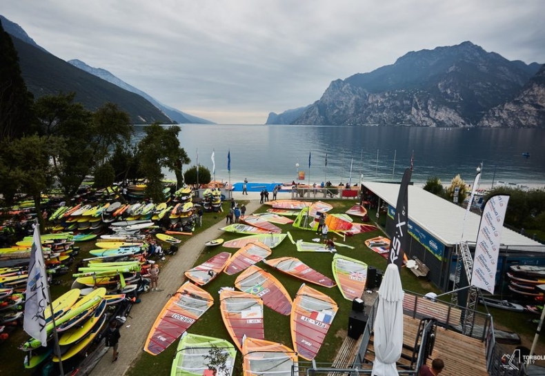 Ruszają Mistrzostwa Świata w klasie RS:X - GospodarkaMorska.pl