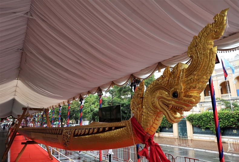 Filipiny: Siedem osób utonęło po wywróceniu się łodzi - GospodarkaMorska.pl