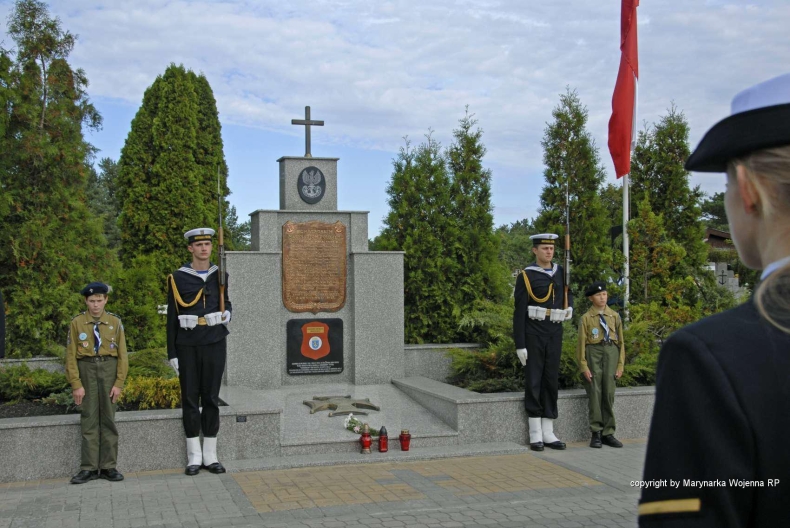 80. rocznica zakończenia bohaterskiej obrony Helu - GospodarkaMorska.pl